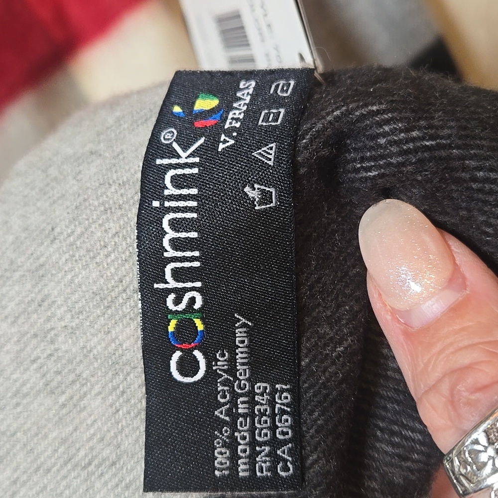 New Cashmink by V Fraas Stylish Unisex Plaid Scarf - Picture 10 of 11